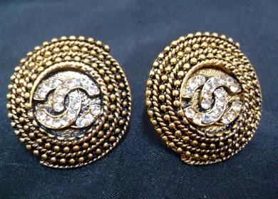 Classy Earrings - Clip On (New)