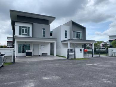 Bungalow House  in Klang,SGR