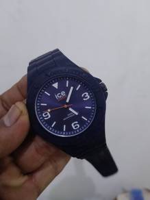 Urgent sale . Need to letgo one unit original set