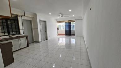 Apartment For Sale in Sri Mutiara