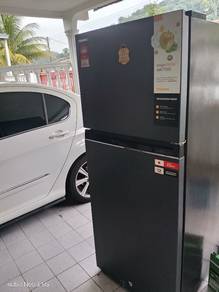 Toshiba 2 door fridge