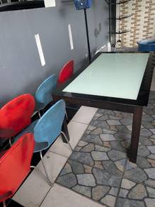 Glass dining table 