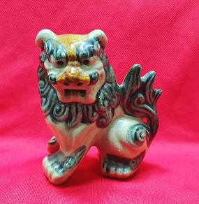 Vintage Shisa Dogs Chinese Mini Ceramic Foo Sittin