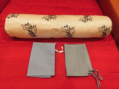 Bolster pillow + 2 new pillow cases (Good conditio