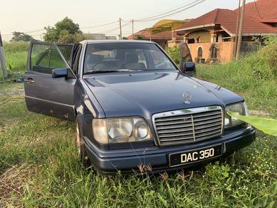 Mercedes Benz 230 230.6 in Kota Bharu, KTN