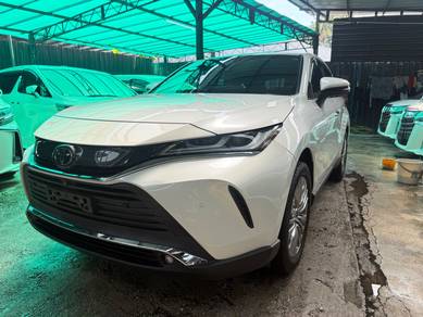 Toyota Harrier Z in KLCC, KUL