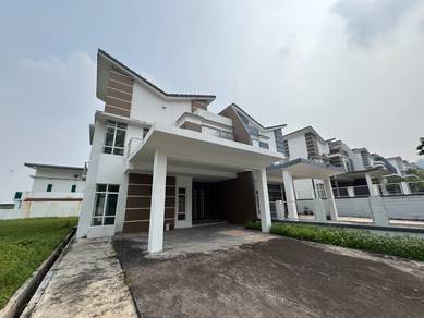 Semi-Detached House For Sale in Shah Alam,SGR