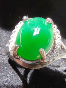 Giok Jadeite Jed Hijau Ais Burma Asli (Gred A)