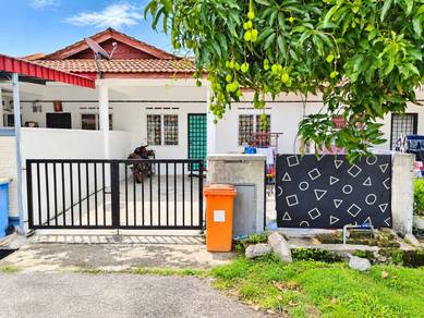 1.5-storey Terraced House For Sale in Banting,SGR
