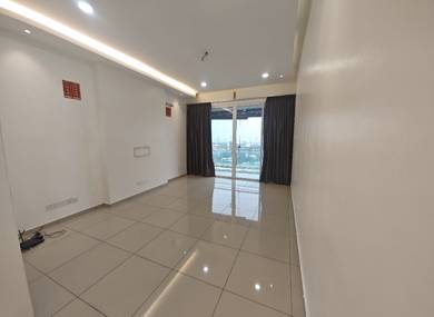 Condominium For Sale in Shineville Park
