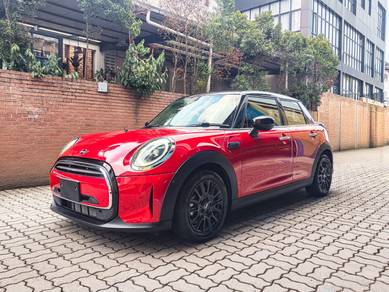 Mini Cooper in Damansara, KUL