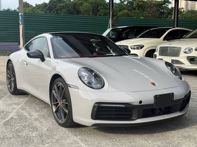 Porsche 911 Carrera CARRERA 4 in Old Klang Road, KUL