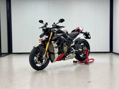 Ducati Streetfighter V2