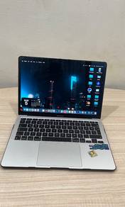 MacBook Air M1, 8GB RAM, 512 storage