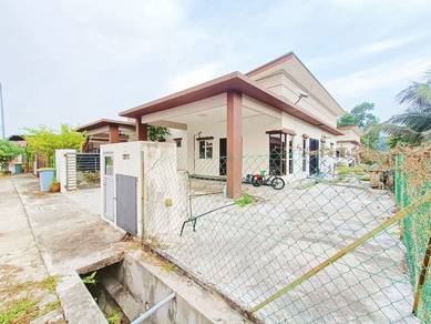 Semi-Detached House For Sale in Jenjarom,SGR