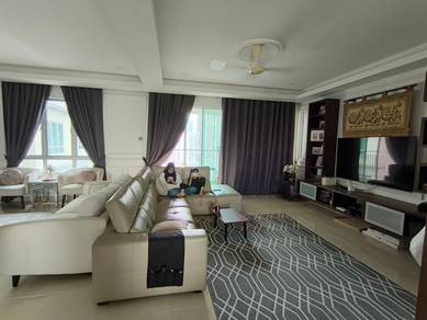 Condominium For Sale in Riana Green East