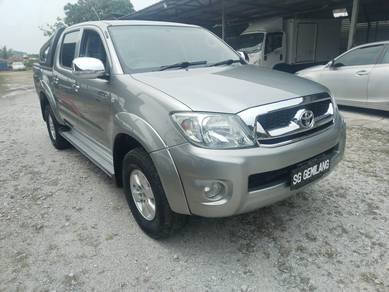 Toyota Hilux G in Sri Damansara, KUL