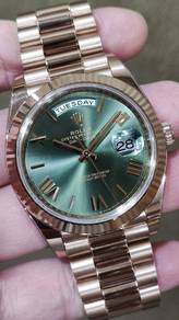 Rolex Daydate 228235 President Fluted Bezel Olive 