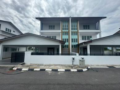 Semi-Detached House For Sale in Kuching,SWK