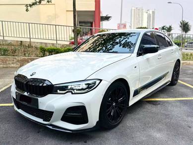 BMW 330i 30i M SPORT in Desa Petaling, KUL