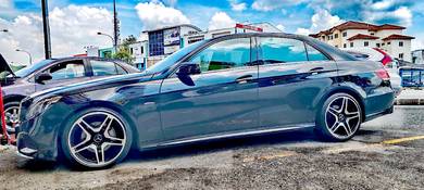 W212 E63 original 19 rim (used)