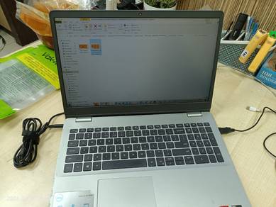 Dell laptop Inspiron 15 3000