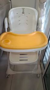 Adjustable high chair, with removeable table