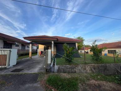 Bungalow House For Sale in Seri Kembangan,SGR
