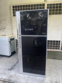 Toshiba 2 door fridge refrigerator with ice maker
