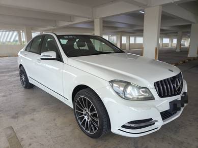 Mercedes Benz C200 200 CGI BlueEFCY AVNTGRDE(CKD) in Johor Bahru, JHR