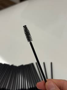 Free- black Eyebrow/eyeslah brush 49 pcs
