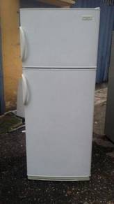 Electrolux Fridge Peti Refrigerator Sejuk 2 Pintu
