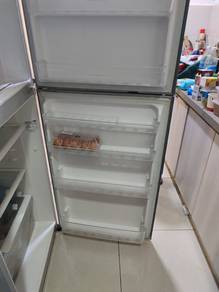 Hitachi refrigerator in Excellent condition