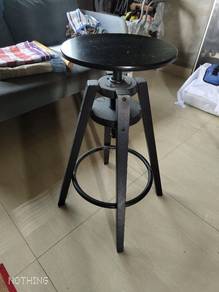 Adjustable Bar Stool 