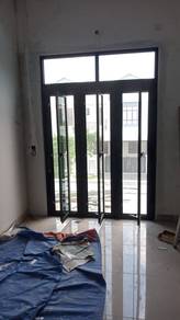 Pintu Lipat 2 dalam 1 -Aluminium and glass