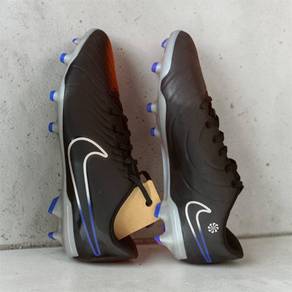 Nike Tiempo Legend 10 FG (Black/Chrome)