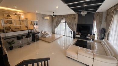 Cluster House For Sale in Setia Tropika,JHR
