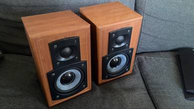 Jamo E500