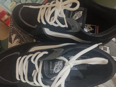 Vans Baru