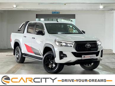 Toyota Hilux BLACK EDITION in Seri Kembangan, SGR