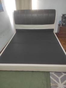 King Katil Bedframe beserta Headboard