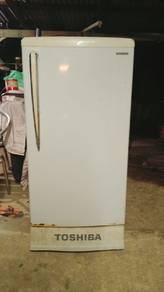 peti sejuk toshiba terpakai 