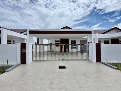 Semi-Detached House For Sale in Miri,SWK