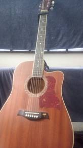gitar akustik 