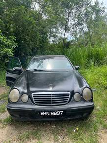 Mercedes Benz E240 240 CLASSIC (CBU) in Jeli, KTN