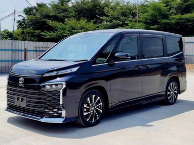 Toyota Voxy S-Z in Kajang, SGR