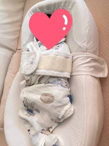 newborn cocoon bed.