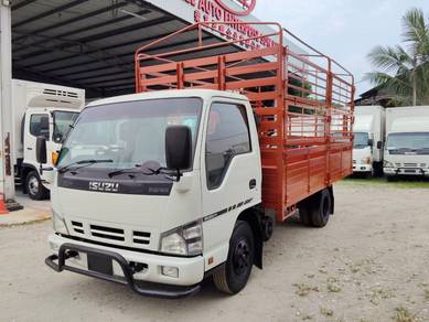 2013 Isuzu NPR71ULHT Kargo Am 14'3