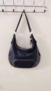 Anti-Robbery Sling Bag