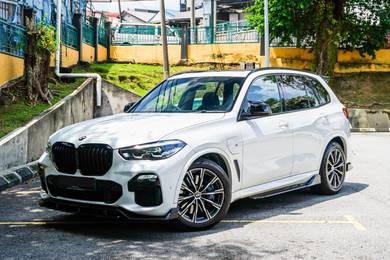 BMW X5 xDRIVE45e M SPORT in Desa Petaling, KUL